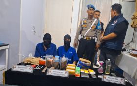 Penghuni Indekos di Dago Bandung Nyambi Produksi Narkoba, Polisi Sita 1,5 Kg Tembakau Sintetis - JPNN.com Jabar