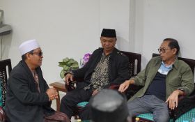 Silaturahmi ke Pesantren Insan Mandiri Cigadung, Dandan Diazani dan Didoakan Menang - JPNN.com Jabar