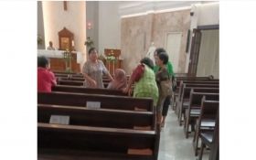 Perempuan Bercadar di Surabaya Masuk Gereja Bawa Sajam, Diduga ODGJ - JPNN.com Jatim