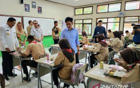 Di SMKN 7 Semarang, Wapres Gibran Meninjau Program Makan Bergizi Gratis - JPNN.com Jateng