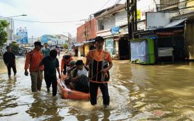 BPBD: 2.014 Rumah Terendam, 12.250 Kepala Keluarga Terdampak Banjir di Kabupaten Bandung - JPNN.com Jabar