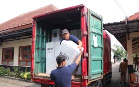 Distribusi Logistik Pilkada Bantul Dikawal Ketat Polisi - JPNN.com Jogja