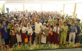 SILHK Ajak 350 Siswa Bogor Peringati Hari Menanam Pohon dan Dongeng Nasional - JPNN.com Jabar