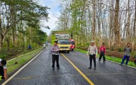 Microbus Rombongan Pelajar SMA di Situbondo Terguling, Sejumlah Siswa Terluka - JPNN.com Jatim