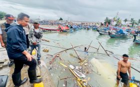 3 Pesan Penting Bey Machmudin Seusai Meninjau Bencana Sukabumi - JPNN.com Jabar