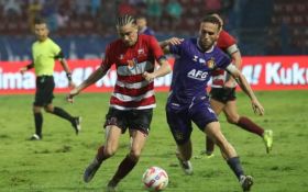 Persik Kediri Taklukkan Madura United 1-0, Hamra Jadi Pahlawan Gol Tunggal - JPNN.com Jatim