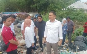 Sampah Jadi Penyebab Dinding Bozem Simo Hilir Jebol Saat Hujan Deras - JPNN.com Jatim