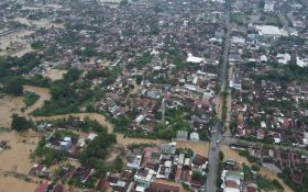 Penyebab Banjir Ponorogo Teridentifikasi dari 18 Titik Tanggul Sungai yang Jebol - JPNN.com Jatim