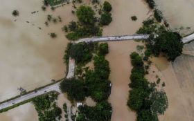 Tanggul Kali Ingas Jebol, Sawah 874 Hektare di Bojonegoro Terendam Banjir - JPNN.com Jatim