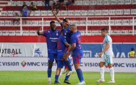 Arema FC Amankan 3 Poin Usai Taklukkan PSBS Biak 3-2 - JPNN.com Jatim