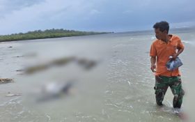 Geger Mayat Pria Mengapung di Pinggir Pantai Sumenep, Kondisinya Mengenaskan - JPNN.com Jatim