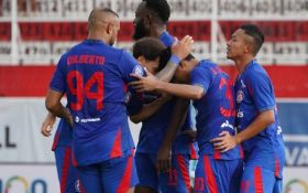 Arema FC Fokus Benahi Fisik Pemain Seusai Kalahkan PSBS Biak, Banyak yang Kelelahan - JPNN.com Jatim