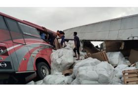 Bus Rombongan Pelajar SMP Asal Bogor Tabrak Truk di Tol Pandaan-Malang, 4 Orang Tewas - JPNN.com Jatim