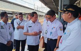 Menteri Lingkungan Hidup Tinjau Pengelolaan Sampah di Stasiun Senen dan Terminal Pulo Gebang - JPNN.com Jabar