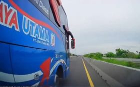 Viral Bus Serempet Mobil di Tol Tandes, Kasus Berakhir Damai - JPNN.com Jatim