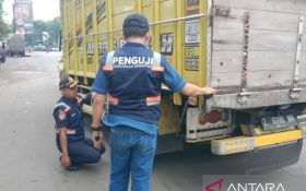 Ratusan Pengemudi dan Kendaraan Diperiksa Petugas Gabungan di Puncak Pass Cianjur - JPNN.com Jabar