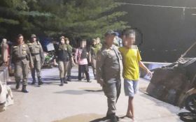 11 Remaja Ditangkap Satpol PP Saat Pesta Miras di Bawah Jembatan Suramadu - JPNN.com Jatim