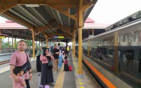 Libur Nataru, 345.861 Pelanggan Berangkat dari Stasiun KAI Daop 8 Surabaya - JPNN.com Jatim