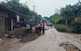 Pemkab Cianjur Fokus Tuntaskan Perbaikan 7 Jalan Rusak Akibat Bencana - JPNN.com Jabar