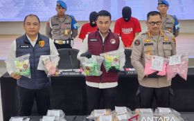 Polda Jateng Gagalkan Pengiriman 13,92 Kg Sabu dari Pontianak ke Surabaya, 2 Orang Ditangkap - JPNN.com Jateng