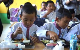 Hari Ini, 39 Sekolah di Kabupaten Bogor Laksanakan Program Makan Bergizi Gratis Serentak - JPNN.com Jabar