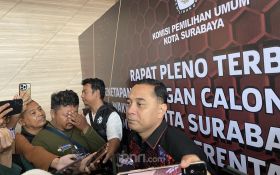 Wali Kota Eri Sesalkan Ormas Sebar Fitnah kepada Camat Asemrowo - JPNN.com Jatim