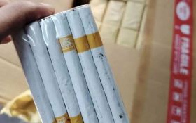 Bea Cukai Malang Sita Rokok Ilegal dari Kantor Ekspedisi Senilai Ratusan Juta - JPNN.com Jatim