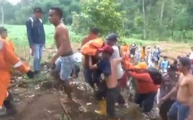 Balita 4 Tahun di Jombang Tewas Tercebur Sungai Saat Bermain Hujan - JPNN.com Jatim