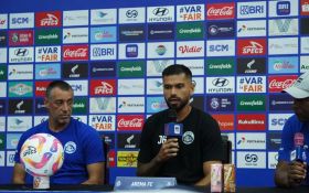 Arema Vs Persib, Ze Gomes Fokus Redam Transisi Cepat & Optimalkan Penyelesaian Akhir - JPNN.com Jatim