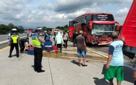 Kecelakaan Beruntun di KM 481 Tol Semarang-Solo, Tiga Kendaraan Rusak Parah - JPNN.com Jateng