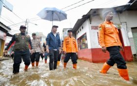 Bey Beberkan Penyebab Utama Banjir di Sejumlah Wilayah di Jawa Barat - JPNN.com Jabar