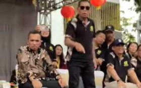 Viral Wali Kota Surakarta Berdebat dengan Pedagang Telur Gulung - JPNN.com Jateng