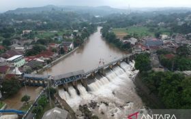 Debit Air Bendungan Katulampa Normal Meski Puncak Bogor Diguyur Hujan Seharian - JPNN.com Jabar