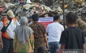 Pemkab Bekasi Segel 9 Tempat Pembuangan Akhir Sampah Ilegal - JPNN.com Jabar