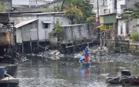 Pemkot Surabaya Mulai Tahapan Normalisasi Sungai Kalianak - JPNN.com Jatim