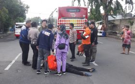 Pejalan Kaki Tewas Tertabrak Suroboyo Bus di Simpang Tiga Joyoboyo-Gunungsari - JPNN.com Jatim