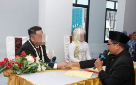 Momen Sakral 2 Warga Binaan Lapas Kelas I Madiun Langsungkan Pernikahan    - JPNN.com Jatim