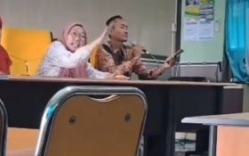 Viral Guru Gebrak Meja Saat Puluhan Siswa MAN Lamongan Protes Tak Bisa Ikut SNBP - JPNN.com Jatim