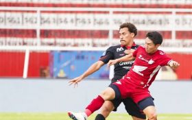 Arema Vs PSM: Drama Kartu Merah Hingga Hujan Peluang dengan Hasil Akhir 1-1 - JPNN.com Jatim