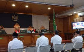 Ema Sumarna Menjalani Sidang Perdana Dugaan Korupsi Pemkot Bandung - JPNN.com Jabar