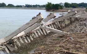 Selidiki Ambrolnya Tebing Sungai di Bojonegoro, Polda Jatim Panggil Kontraktor - JPNN.com Jatim