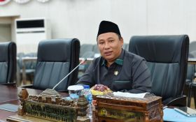 Eks Pj Gubernur Banten Dilaporkan ke KPK, Ini Kasusnya - JPNN.com Banten