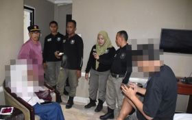 Hari Valentine, 6 Pasangan Kumpul Kebo Terjaring Razia Satpol PP Surabaya - JPNN.com Jatim