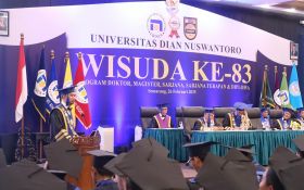 Momen Spesial dalam Wisuda ke-83 Udinus: Dipimpin Perdana oleh Rektor Baru - JPNN.com Jateng