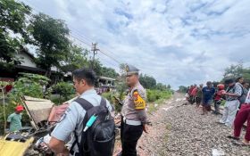 Tabrakan Maut KA Kartanegara Vs Truk di Kediri, Sopir Kritis & Penumpang Meninggal - JPNN.com Jatim