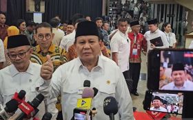 Prabowo Terharu Banyak Menteri Belum Gajian, Tetapi Tidak Pernah Mengeluh - JPNN.com Jakarta