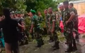 Tragedi di Alun-Alun Karanganyar: Pohon Tumbang Tewaskan Satu Orang, Dua Luka Parah - JPNN.com Jateng