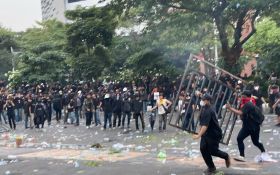 Polisi Ciduk Provokator Anarko Aksi Mayday Depan Kantor Gubernur Jateng - JPNN.com Jateng
