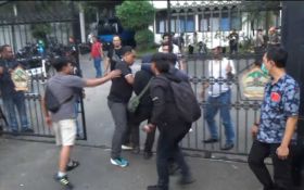 May Day di Semarang, Jurnalis Tempo Dipiting, Dipukuli Polisi, AJI Bereaksi Keras - JPNN.com Jateng