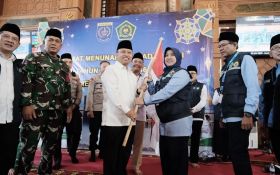 Supian Suri Lepas Keberangkatan Kloter Pertama Calhaj Depok - JPNN.com Jabar